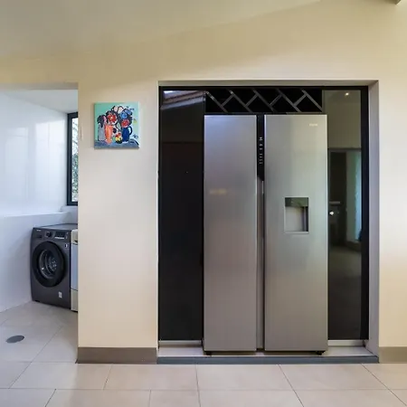 בית נופש Zula House - Stunning Spectacular Location קאניקו