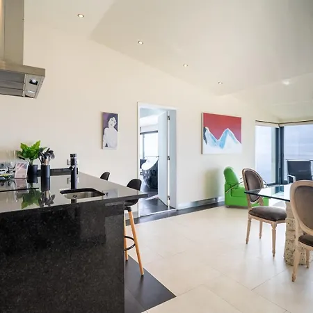 בית נופש Zula House - Stunning Spectacular Location *