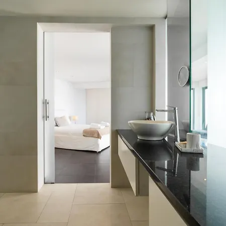 Zula House - Stunning Spectacular Location בית נופש