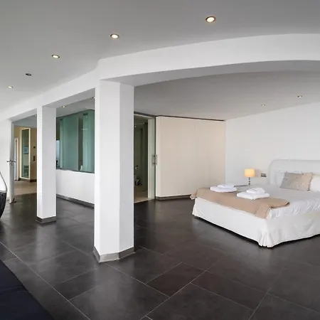 Zula House - Stunning Spectacular Location בית נופש קאניקו