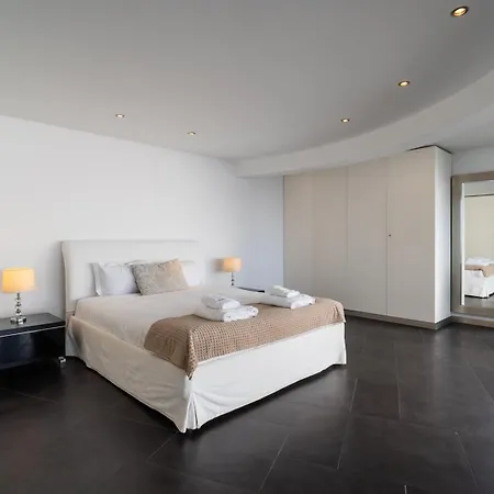 Zula House - Stunning Spectacular Location