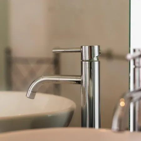 Zula House - Stunning Spectacular Location בית נופש