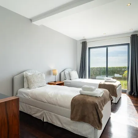 Zula House - Stunning Spectacular Location בית נופש קאניקו