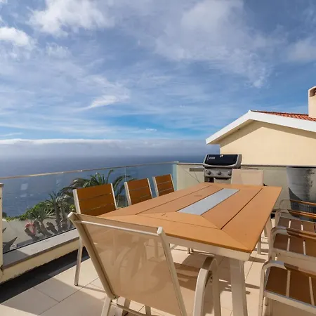 Zula House - Stunning Spectacular Location בית נופש