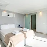 Zula House - Stunning Spectacular Location * Canico (Madeira)
