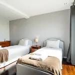 Zula House - Stunning Spectacular Location * Caniço