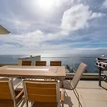 Zula House - Stunning Spectacular Location * Canico (Madeira)
