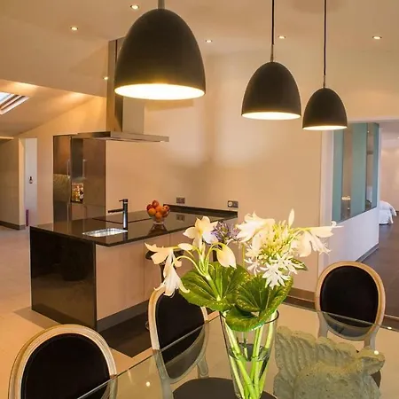 Zula House - Stunning Spectacular Location *