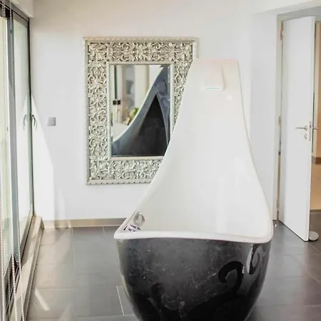 Zula House - Stunning Spectacular Location