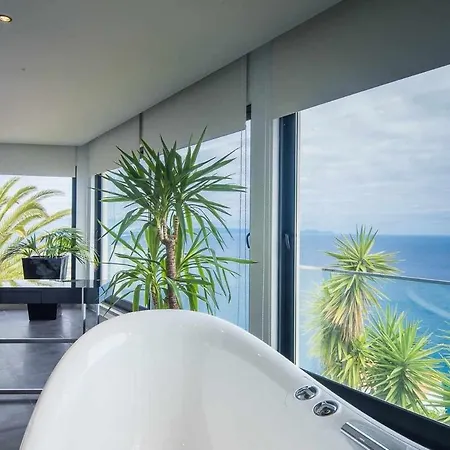 Guest house Zula House - Stunning Spectacular Location Canico (Madeira)