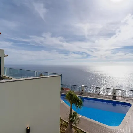 Zula House - Stunning Spectacular Location Holiday home
