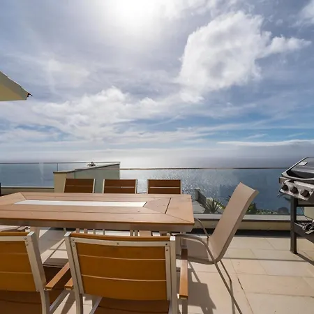 Zula House - Stunning Spectacular Location * Canico (Madeira)